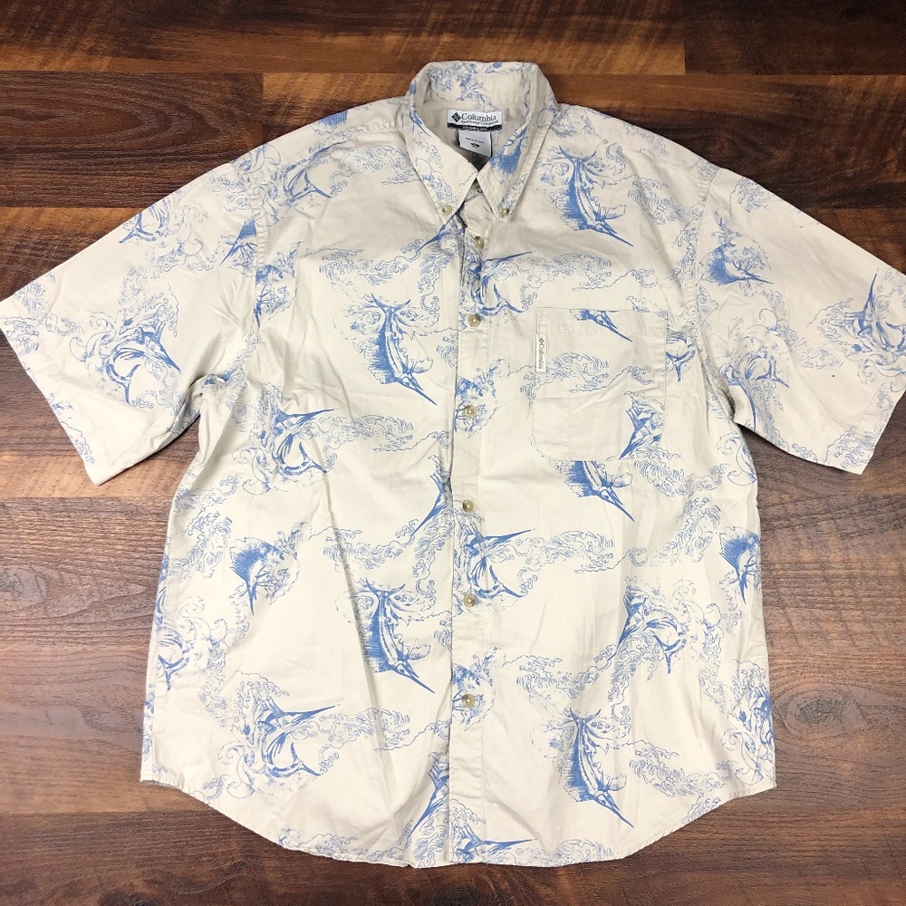 Columbia Beige Short Sleeve Button-Down Shirt with Blue Fish Print